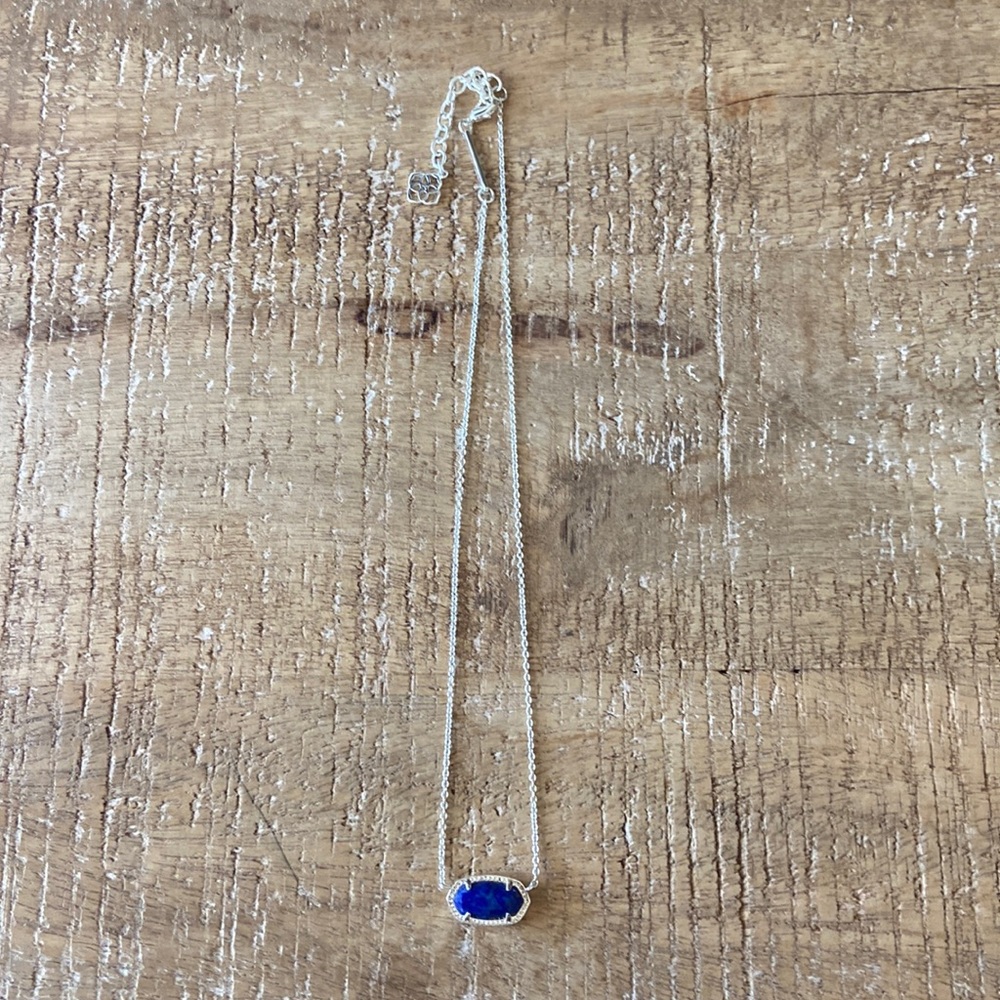 Kendra Scott necklace